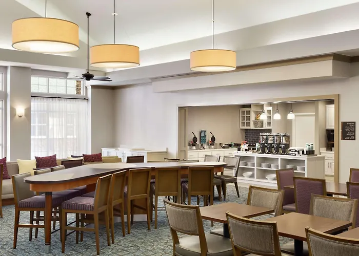 Hotel Homewood By Hilton Fargo
